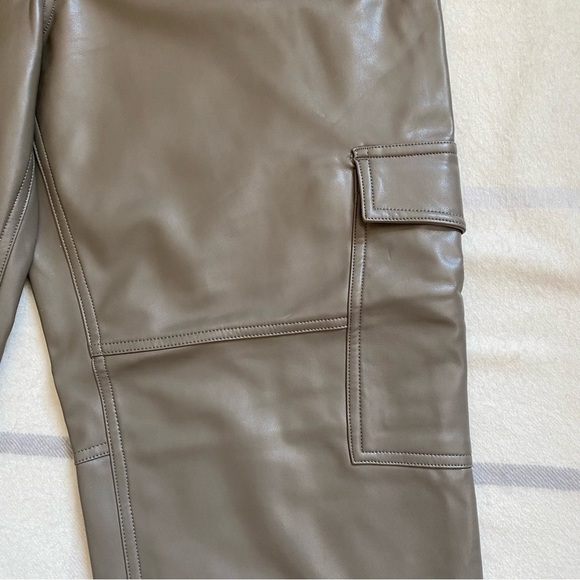 Abercrombie & Fitch High Rise Curve Love Vegan Leather Cargo Pants - Picture 6 of 13